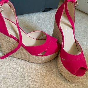 pink wedges